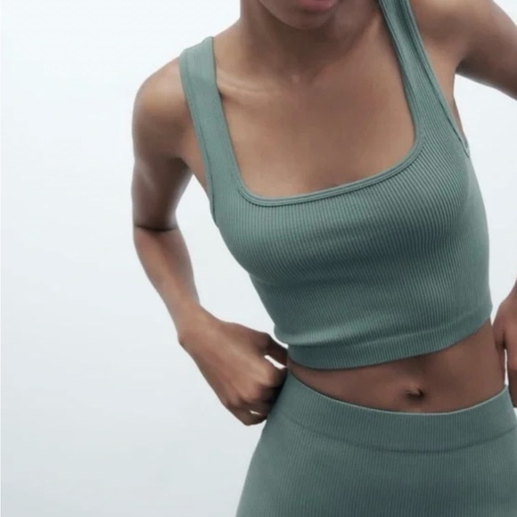 LIKE NEW- ZARA Seamless Bike Shorts & Crop Top Tank SET, Blue/Green XS-S - Picture 3 of 6